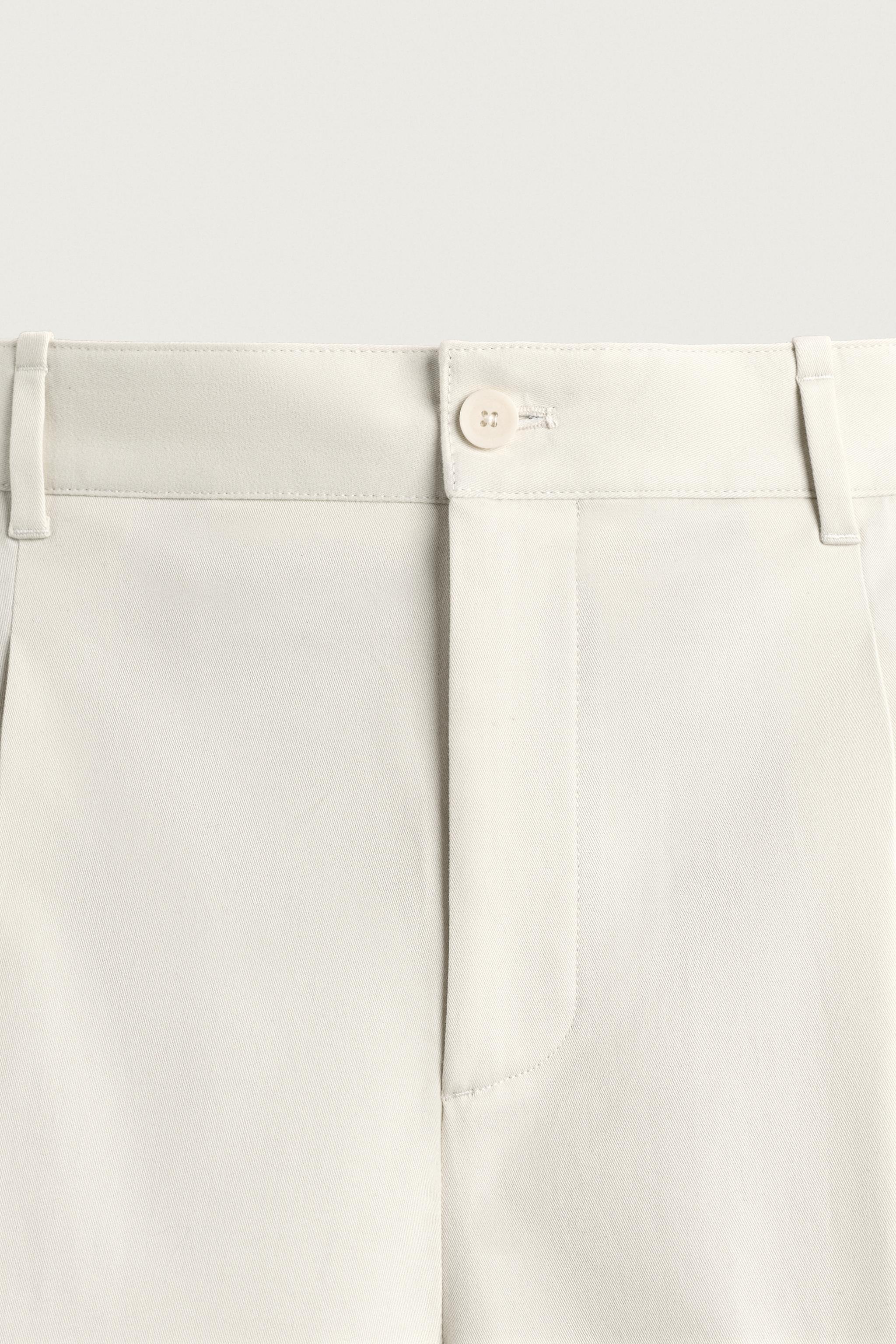 WIDE FIT PLEATED SHORTS